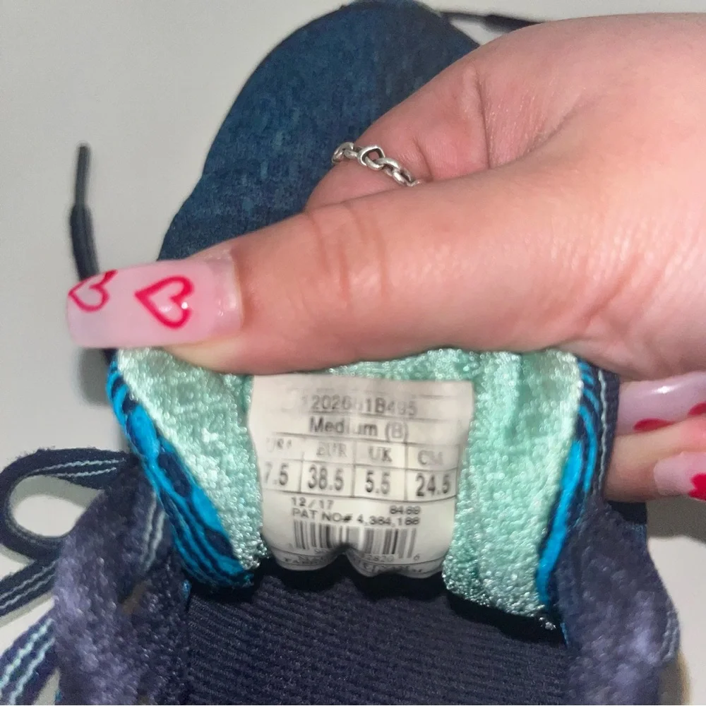Brooks womens size 7.5 blue workout sneakers - Picture 7 of 7
